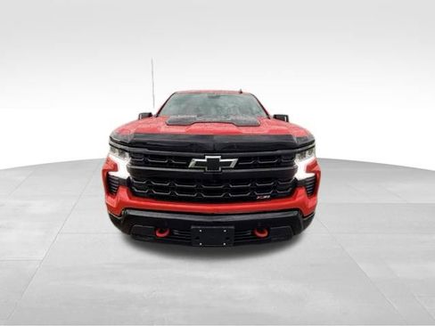Used 2024 Chevrolet Silverado 1500 LT Trail Boss w/ LT Trail Boss Premium Package AWD/4WD image 3