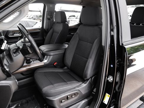 Used 2023 Chevrolet Silverado 1500 RST w/ Redline Edition AWD/4WD image 32