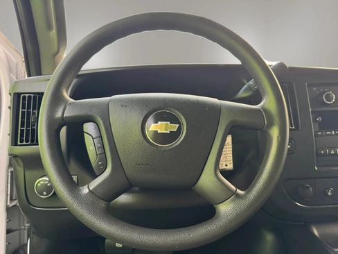 Used 2017 Chevrolet Express 2500 RWD image 12