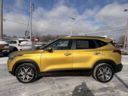 Used 2021 Kia Seltos SX w/ SX Sunroof Package image 4