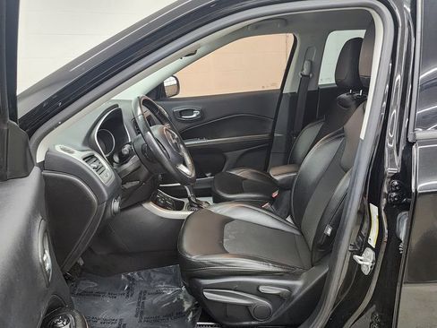 Used 2019 Jeep Compass Latitude image 12