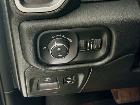 Used 2019 RAM 1500 Big Horn image 10