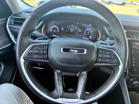 Used 2022 Jeep Grand Cherokee Limited AWD/4WD image 17