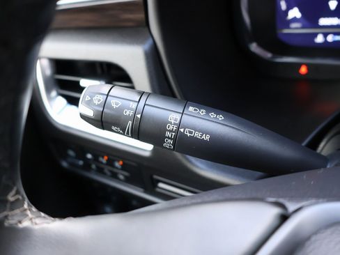 Certified 2024 Chevrolet Suburban Z71 w/ Luxury Package image 17