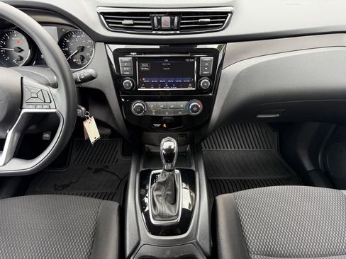 Certified 2022 Nissan Rogue Sport S image 19