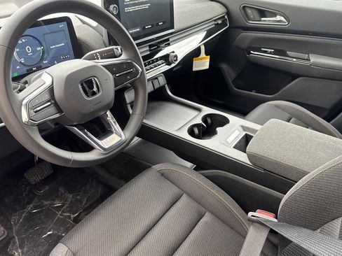 New 2026 Honda Prologue EX image 9