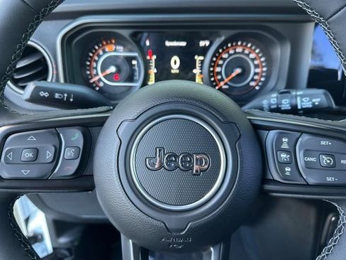 New 2026 Jeep Wrangler Unlimited Rubicon w/ Xtreme 35 Tire Package image 23