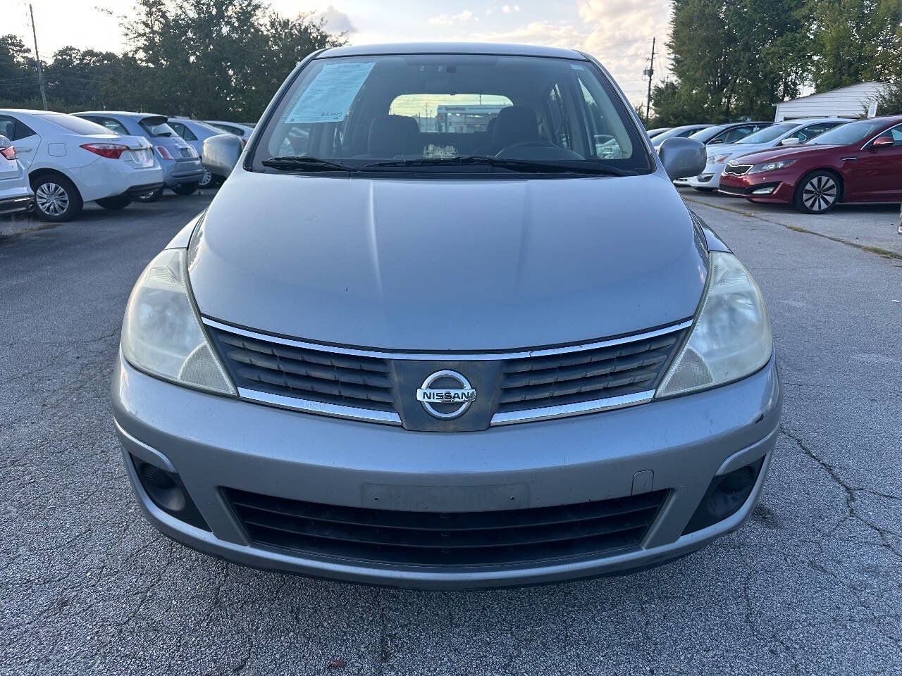 Used 2009 Nissan Versa Hatchback w/ Convenience Pkg FWD image 3