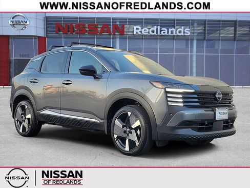 New 2026 Nissan Kicks SR w/ SR Premium Package FWD image 1