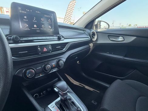Used 2020 Kia Forte LXS FWD image 10