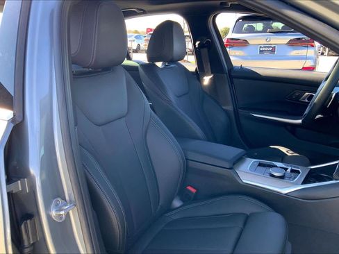 Certified 2025 BMW 330i Sedan image 8