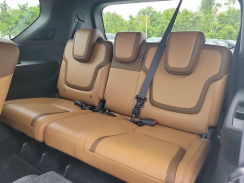 Used 2026 Nissan Armada SL w/ Captain's Chari Seat Package RWD image 13