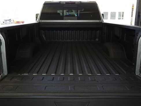 Used 2025 Chevrolet Silverado 3500 LT w/ Convenience Package image 19