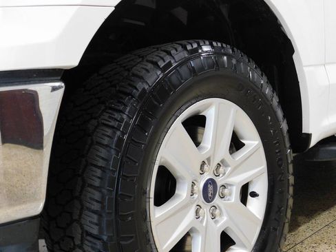 Used 2018 Ford F150 XLT w/ Heavy-Duty Payload Package image 26