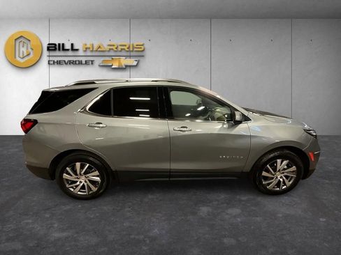 Used 2023 Chevrolet Equinox Premier AWD/4WD image 10