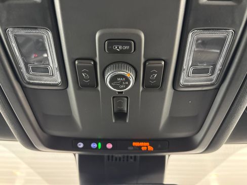 Used 2025 Chevrolet Tahoe Premier AWD/4WD image 24