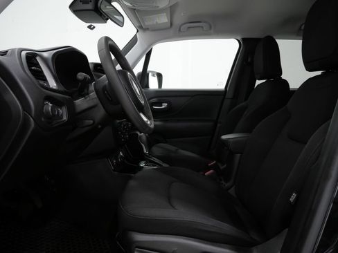 Used 2023 Jeep Renegade Latitude AWD/4WD image 11
