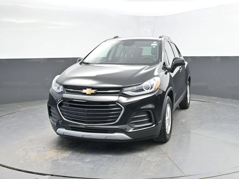 Used 2019 Chevrolet Trax LT w/ LT Convenience Package FWD image 4