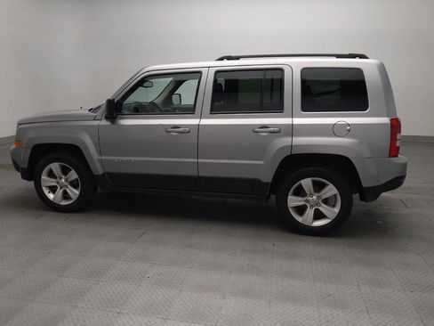Used 2016 Jeep Patriot Latitude FWD image 3