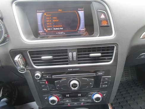 Used 2017 Audi Q5 2.0T Premium image 13