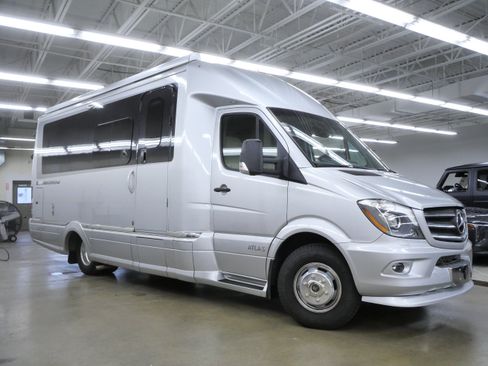 Used 2018 Mercedes-Benz Sprinter 3500 image 7