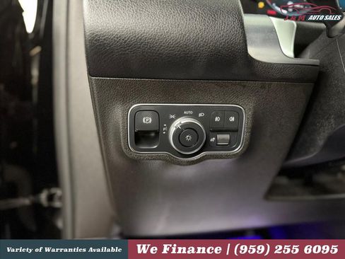 Used 2021 Mercedes-Benz GLB 250 4MATIC image 27