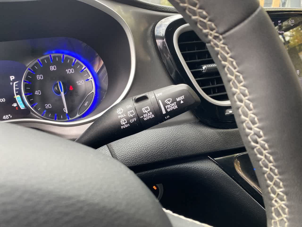 Used 2025 Chrysler Pacifica Select FWD image 21