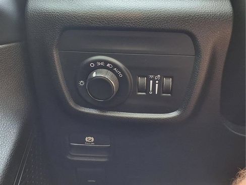 Used 2025 Jeep Grand Cherokee L Laredo w/ Luxury Tech Group I AWD/4WD image 12