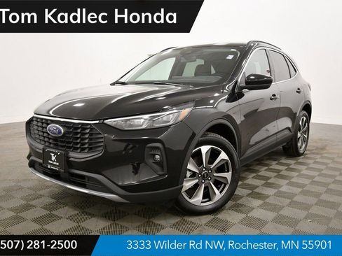 Used 2025 Ford Escape Platinum image 1