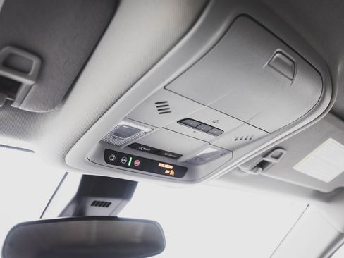 Used 2021 Chevrolet Equinox LT image 17