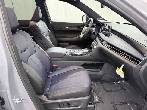 Certified 2026 INFINITI QX60 Sport w/ Dark Cargo Package AWD/4WD image 42