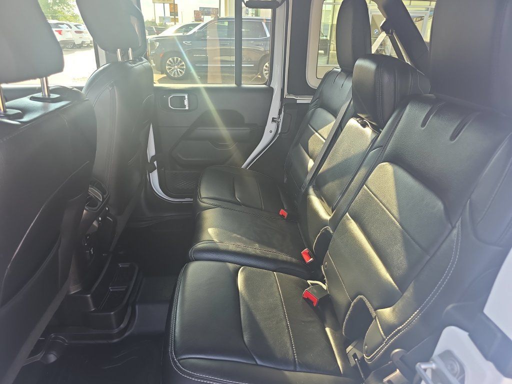 Used 2018 Jeep Wrangler Unlimited Sahara AWD/4WD image 20