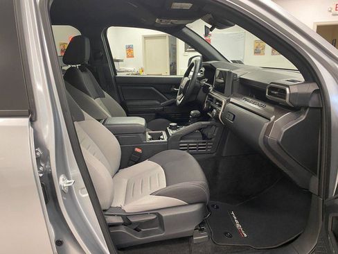 Used 2025 Toyota Tacoma TRD Off-Road image 12