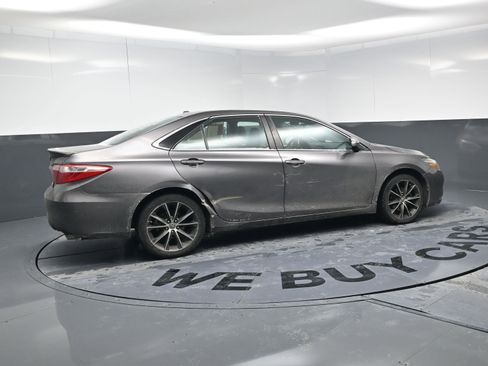 Used 2015 Toyota Camry XSE image 16