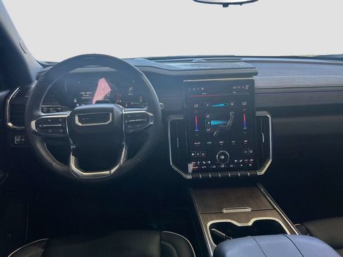 Used 2024 GMC Acadia Denali w/ Super Cruise Package FWD image 23