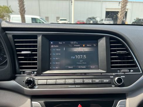 Used 2018 Hyundai Elantra SEL FWD image 12