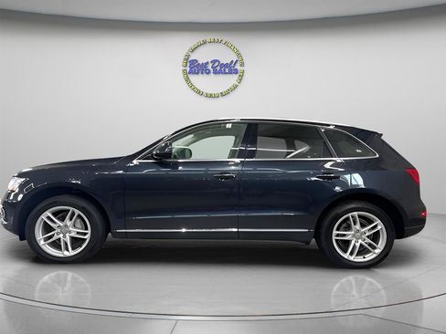 Used 2017 Audi Q5 2.0T Premium Plus w/ Technology Package AWD/4WD image 2