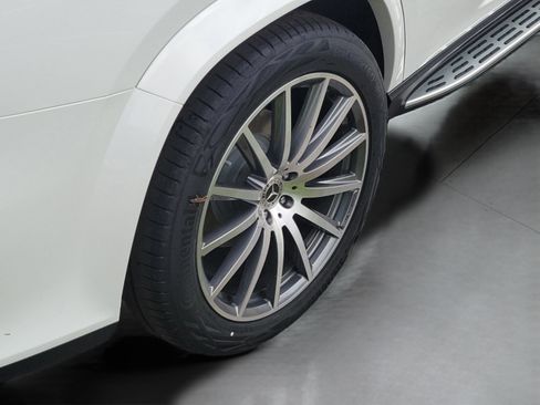 New 2026 Mercedes-Benz GLS 450 4MATIC image 32