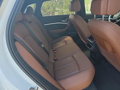 Used 2024 Audi Q8 e-tron Premium Plus w/ Premium Plus Package AWD/4WD image 12