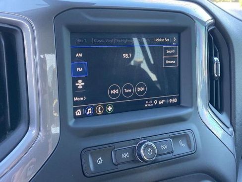 Used 2024 GMC Sierra 2500 Pro image 9