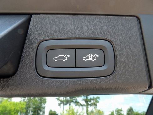 New 2026 Volvo XC60 B5 Plus w/ Protection Package Premier image 23