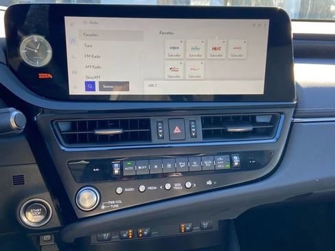 Certified 2023 Lexus ES 350 w/ Premium Package image 21