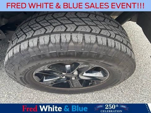 Used 2020 Jeep Wrangler Unlimited Sahara AWD/4WD image 6