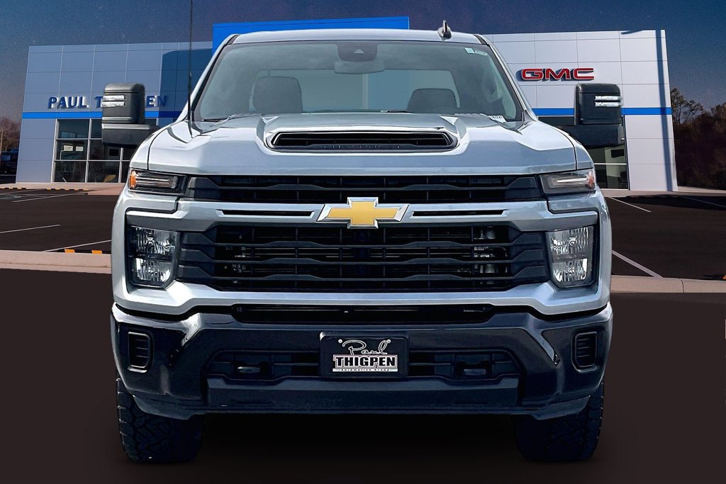 Used 2024 Chevrolet Silverado 2500 Custom w/ Custom Value Package AWD/4WD image 2