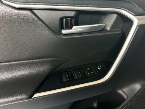 Used 2025 Toyota RAV4 XLE FWD image 10