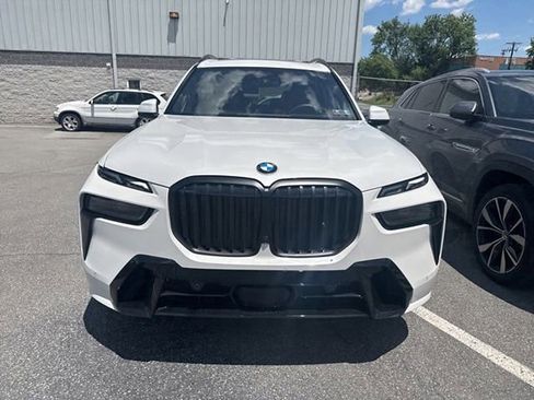 Certified 2026 BMW X7 xDrive40i w/ Executive Package AWD/4WD image 3