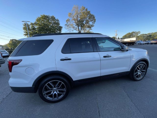 Used 2016 Ford Explorer Sport w/ Equipment Group 401A AWD/4WD image 8