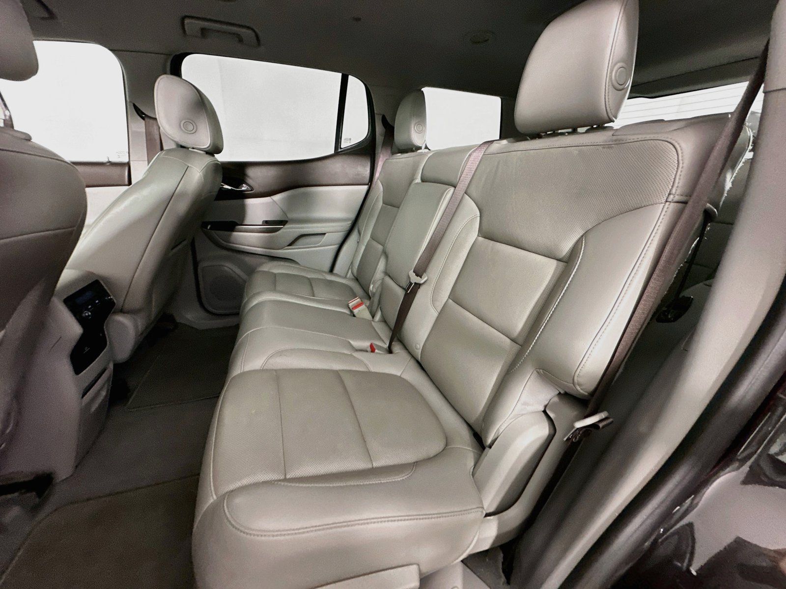 Used 2017 GMC Acadia SLT AWD/4WD image 26