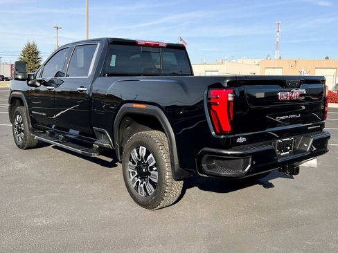 Used 2025 GMC Sierra 2500 Denali image 11