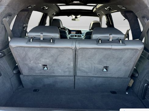 Used 2022 BMW X7 M50i image 19